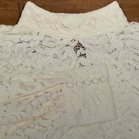 H&M ivory lace top, size XS - Picture 2 of 4